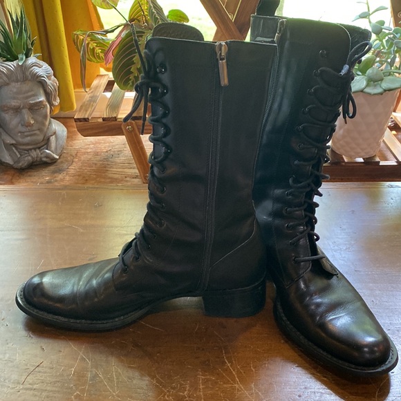 Beautiful Black Italian leather Vera Gomma boots EU 40 US 10.5 laces and zipper - Picture 5 of 11
